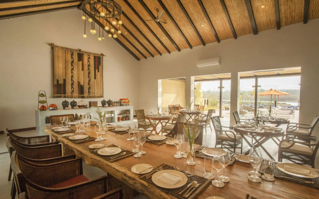 Meghauli Serai, A Taj Safari Lodge