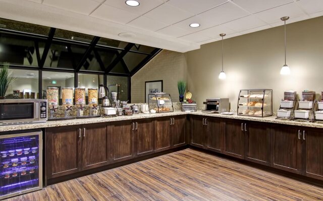 Best Western London Airport Inn & Suites