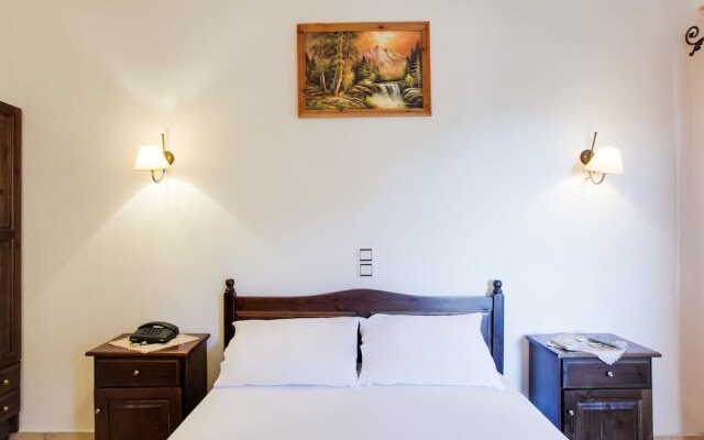 Simplistic Holiday Home in Stournareika With Terrace