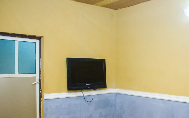 Duckland Hotel and Suites Ltd