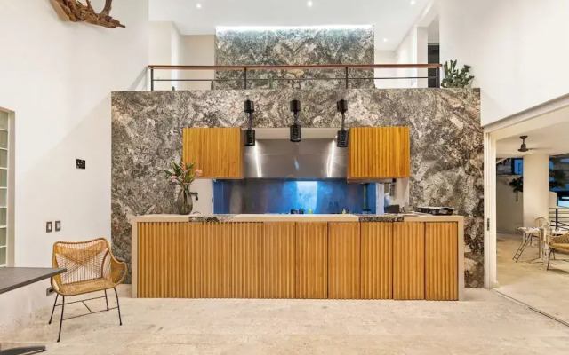 Mother Earth Vegan Hotel & Restaurant