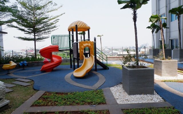 Close to Pool Studio Apartment Sky Terrace at Daan Mogot Baru