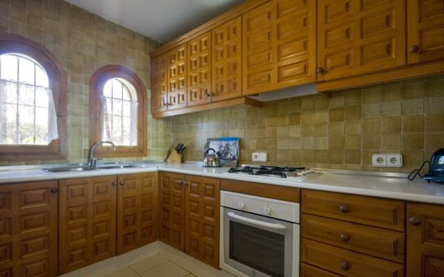 Villa - 2 Bedrooms with Pool and Sea views - 105004