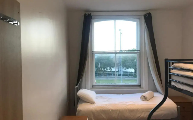 Entire Two Bedrooms Flat with Nice View H2