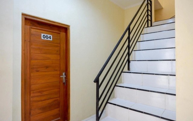 RedDoorz near Graha Saba Buana Solo