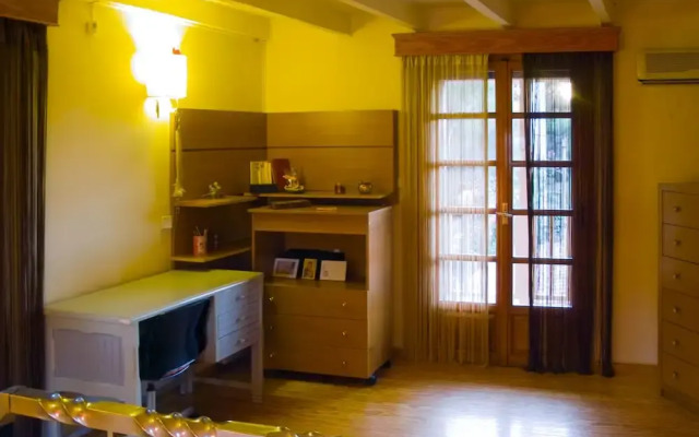 Villa Donna - Unique 3 level home