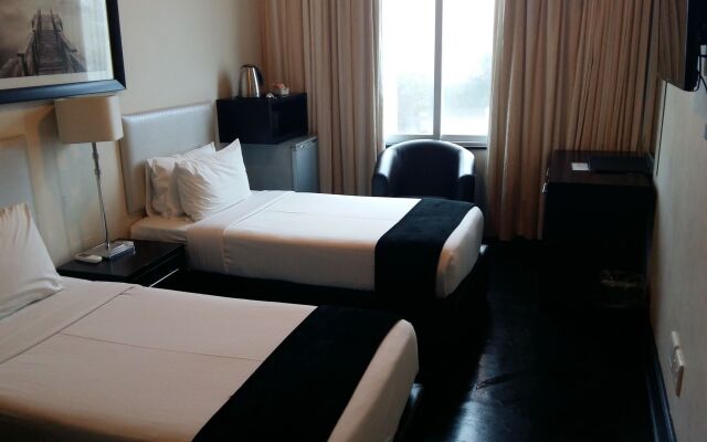 Parade Hotel
