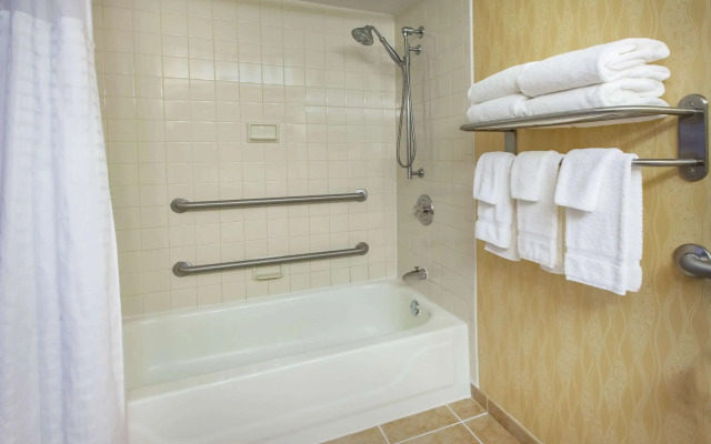 Baymont by Wyndham Harrisburg