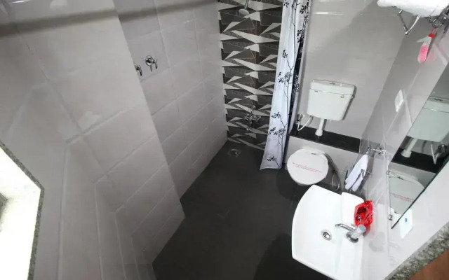 OYO Rooms Ahmedabad Airport Gandhinagar Highway