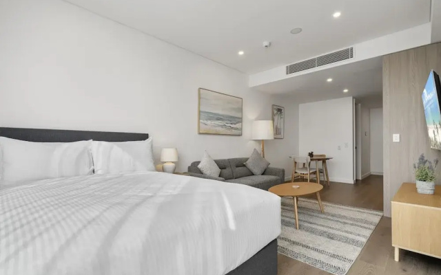 Chic Studio Stay Near Cafes and Coastline