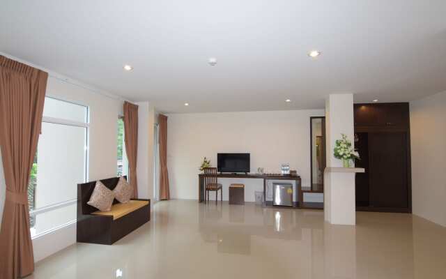 Peak Boutique City Hotel