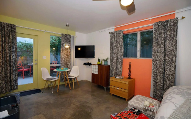 The Wesley by AvantStay – Mid-Century Modern Oasis with Pool
