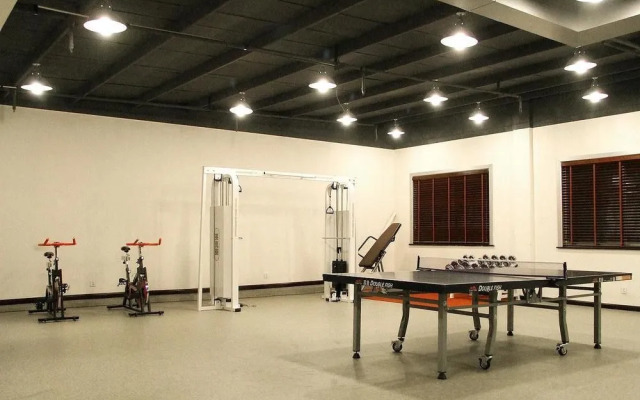 Changcheng Business Hotel