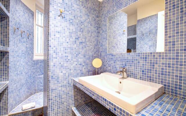 Spacious Family Apartment Near Bois de Boulogne