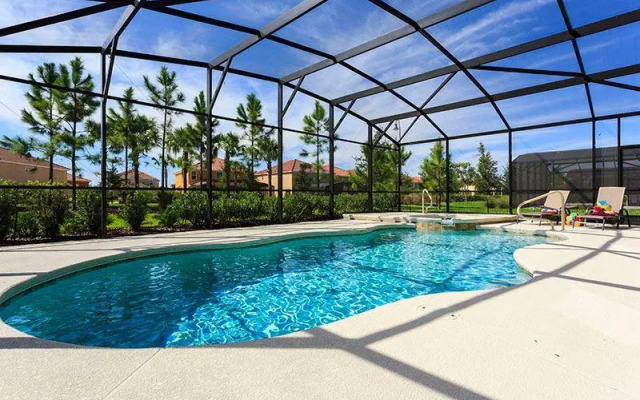 4221 Oakview Drive, Davenport, US