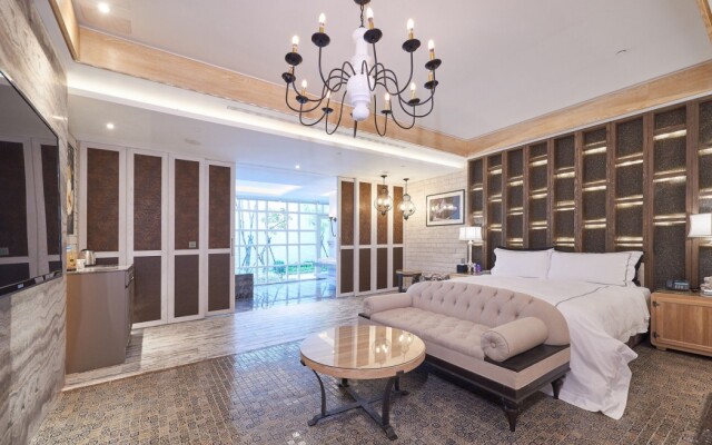 Holiday Inn City Ballet