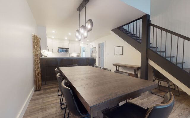 Enzian - CoralTree Residence Collection