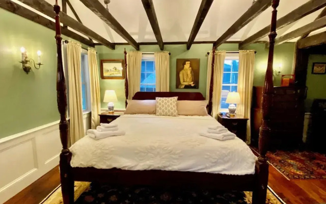 Silsbee's by Daniels House