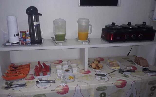 Praia dos Amores Hostel