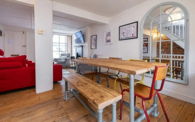 Host Stay George Street Townhouse