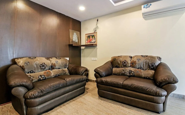 Royal Emirates by OYO Rooms