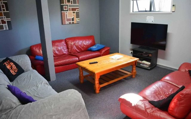 Taupo Urban Retreat - Hostel
