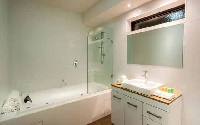 Crest on Barkly Serviced Apartments