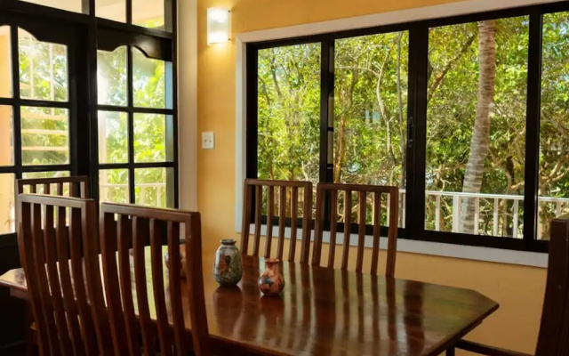 Villa Mission Bay in Belize City