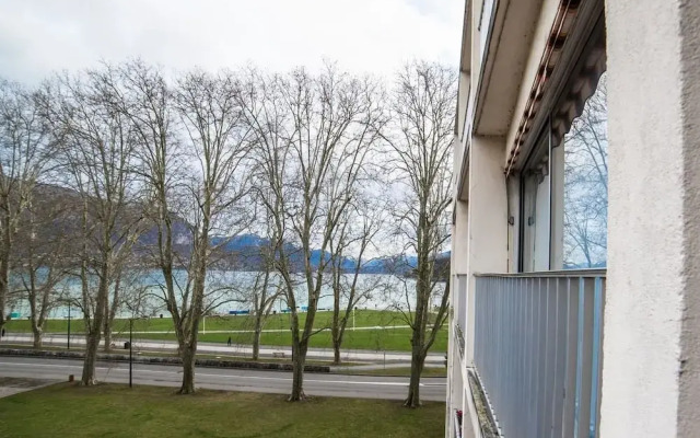 Albigny - T2 -luxe Contemporain - vue lac
