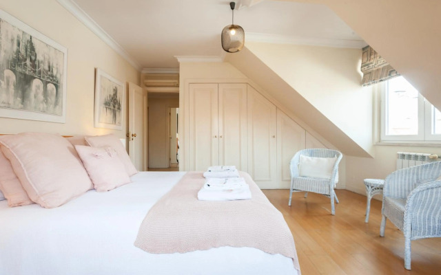 FLH Chic Chiado Exotic Spacious Residence