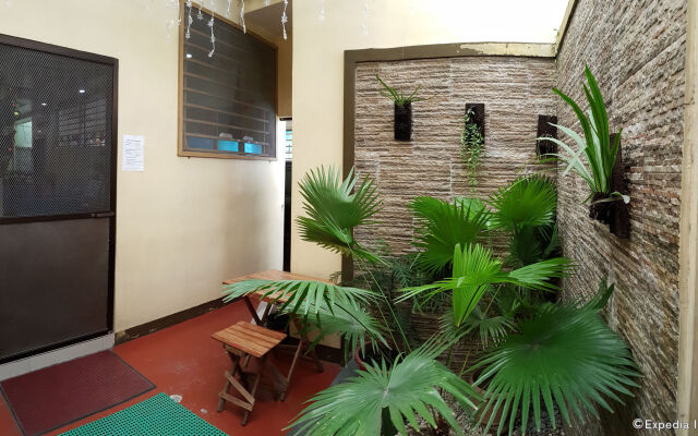 Crossroads Hostel Manila