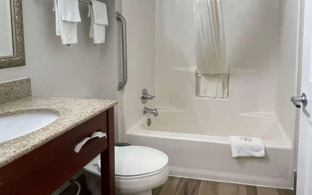 Quality Inn Merrimack - Nashua