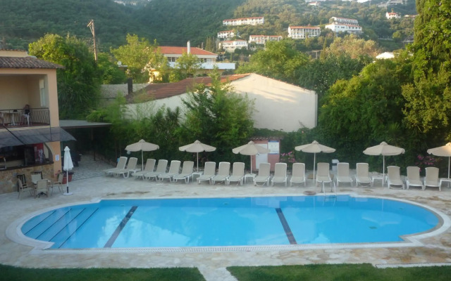 Annaliza Aparthotel