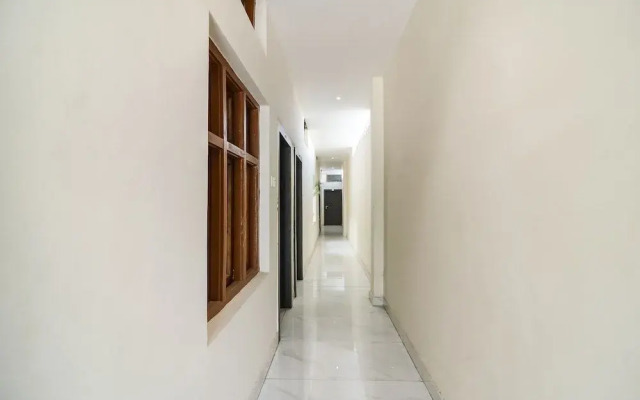 OYO 28789 Hotel Adarsh