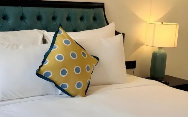 The Room Hotel Phu Quoc - Starbucks
