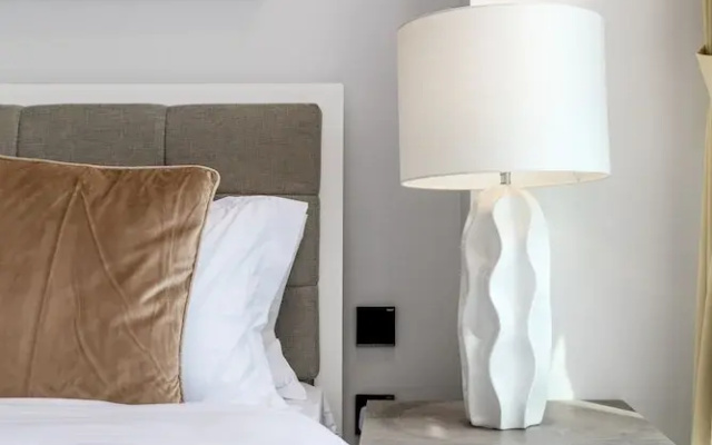 Waves - Impressive 1BR Apartment Close to Burj Khalifa