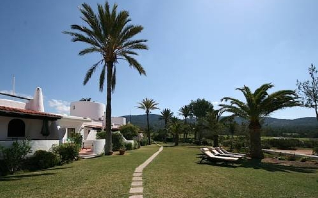 Calador Studios & Apartments