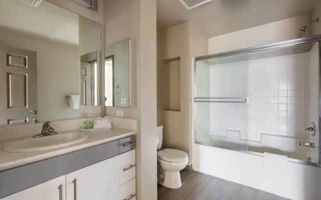 1-Bdrm Getaway in Marina Del Rey (1310)