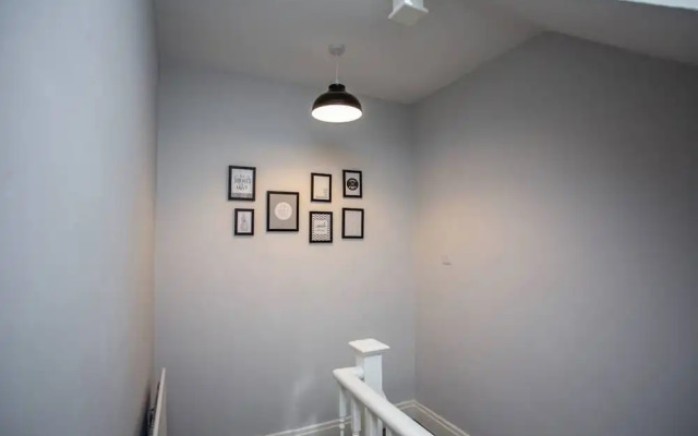 Large 3 Bed Apartment-sea Road