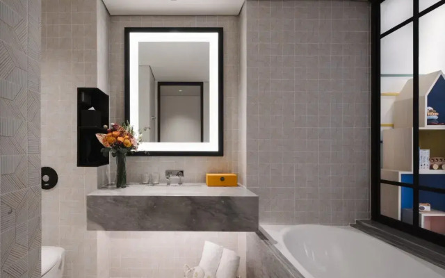 Grand Park City Hall