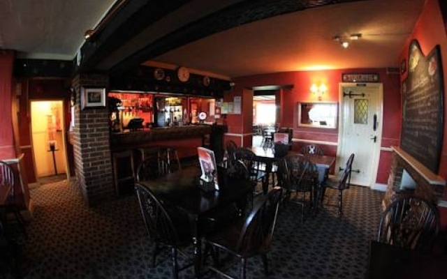 The Three Horseshoes