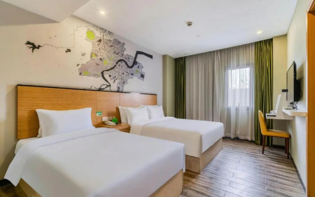 Vatica Hangzhou Xiasha Media College Hotel