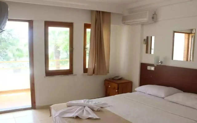 Tuana Hotel
