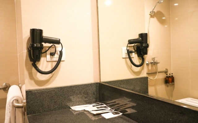 MCollection - Stay Across NAIA Terminal 3 in Newport City