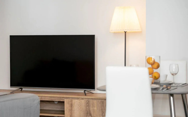 Unique bright studio with balcony in Marina Gate