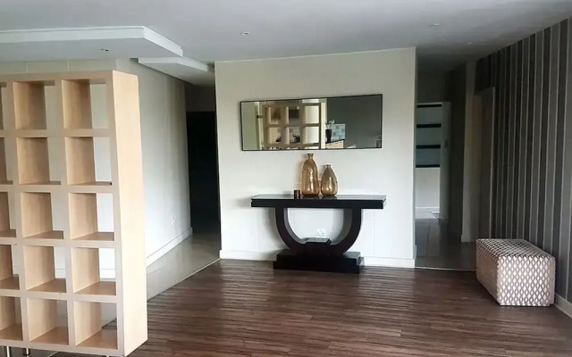Weom Apartments