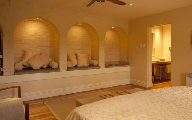 The Woodbridge Waterfront Rooms.