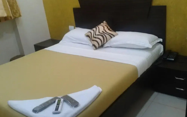 Hotel Ascot Inn