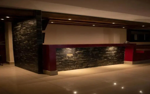 Capital O Hotel Casa Blanca
