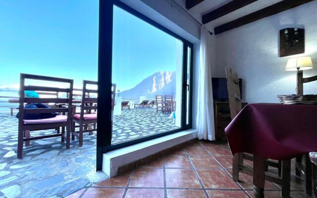 Apartment in rural house with Wifi and ocean view